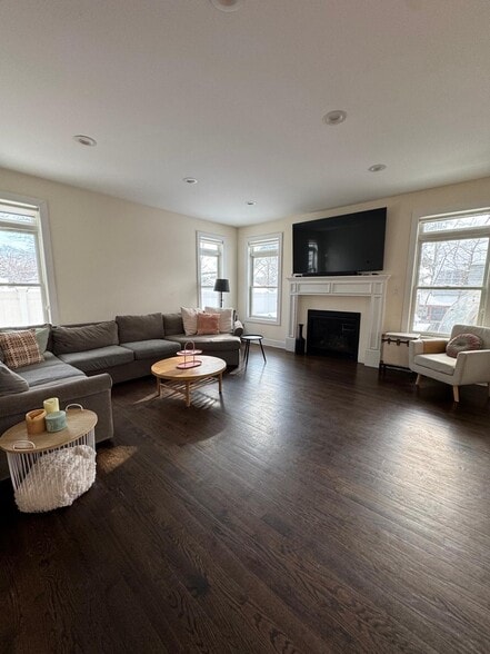 Building Photo - 94 Park Ave