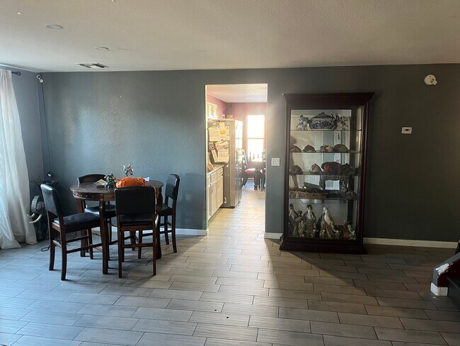 Building Photo - 13685 E Shadow Pines Ln