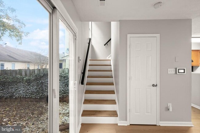 Building Photo - 448 Cromwell Ct