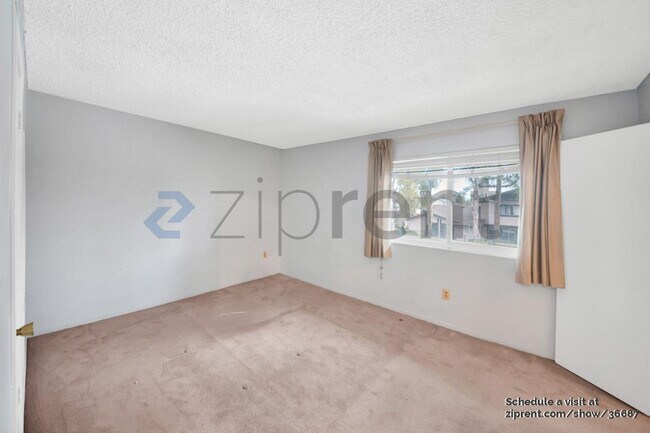 Building Photo - 7552 Corbin Ave