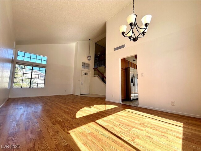 Building Photo - 425 Pemberry Cir