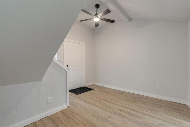 Building Photo - 3407 S Lee Ave