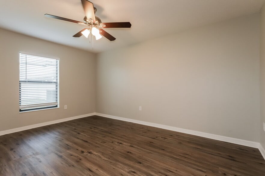 Building Photo - 1714 Chatham Green Cir