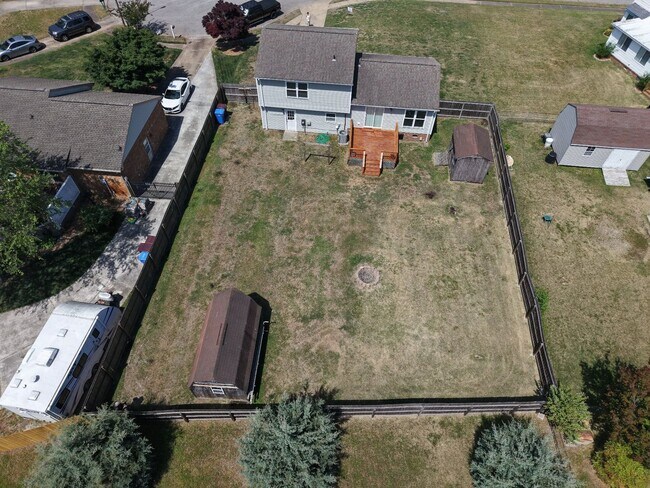Building Photo - Charming Updated Home in Prime Chesapeake Location – Spacious Layout & Modern Touches!