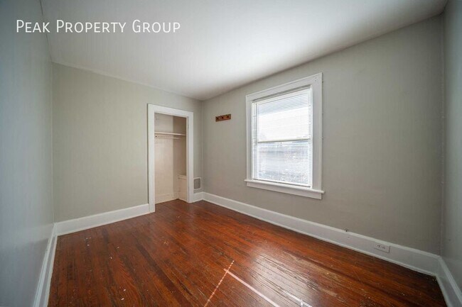 Building Photo - 1451 N 6th St