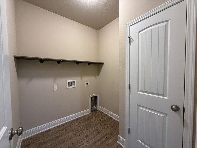 Building Photo - Spacious 4 bedroom 2.5 bath Home for Rent ...