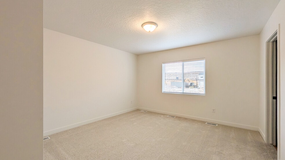 Building Photo - 1772 W Blue Flax Dr
