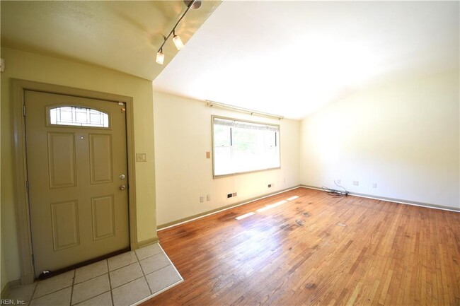 Building Photo - 8356 Cape View Ct