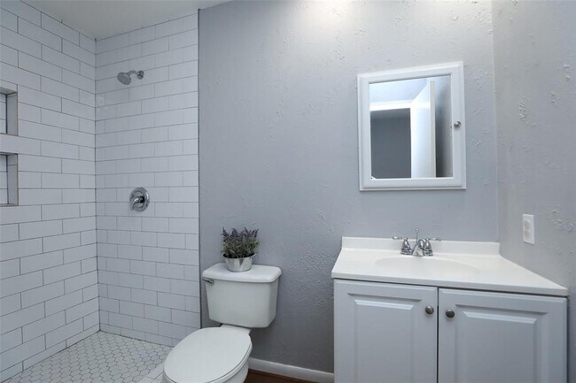 Building Photo - 3903 Coltwood Dr