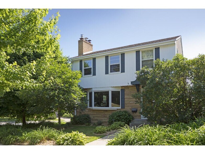 Primary Photo - 5403 Pleasant Ave