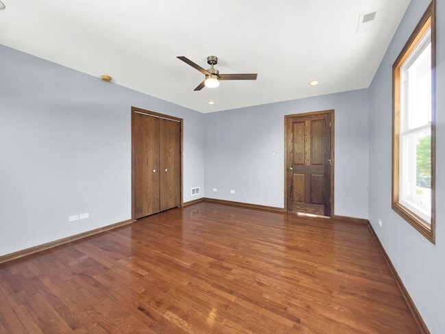 Building Photo - 5845 S Sayre Ave