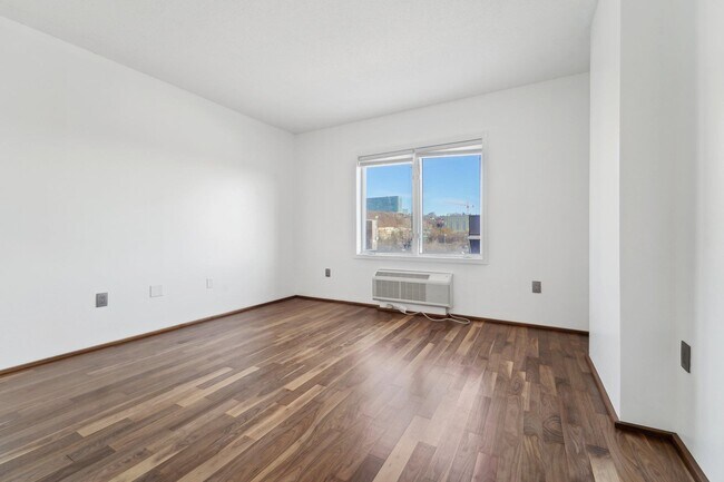 Building Photo - 1110 City Pl