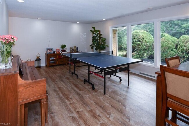 Building Photo - 24735 Twickenham Dr