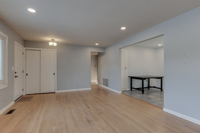 Building Photo - 1311 E Euclid Ave