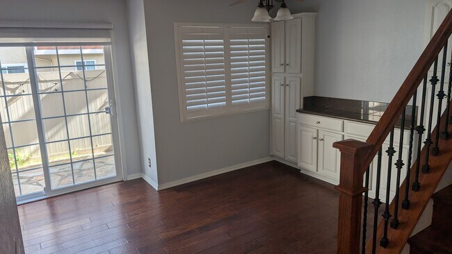 Building Photo - 10140 Palm Glen Dr