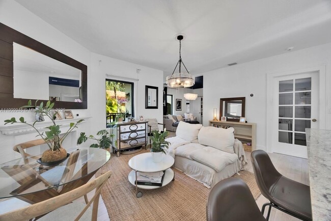 Building Photo - 1009 Genoa St