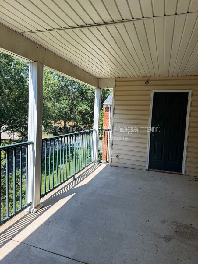 Building Photo - 9411 Links Ln