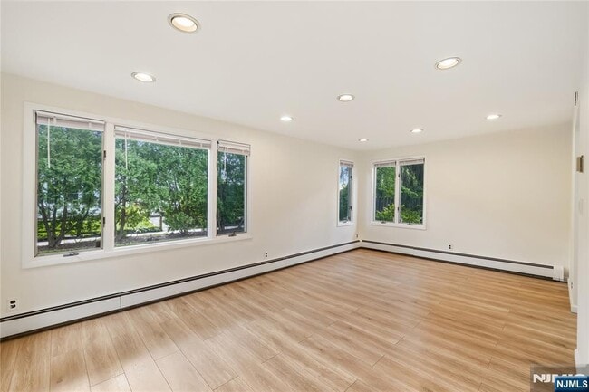 Building Photo - 7 Burnham Pl