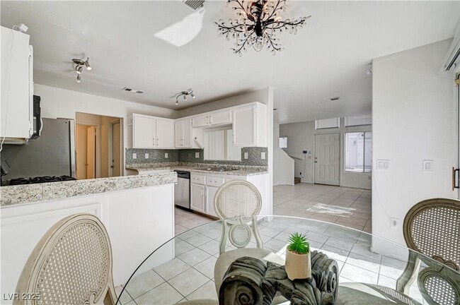 Building Photo - 4040 Castle Cove Dr