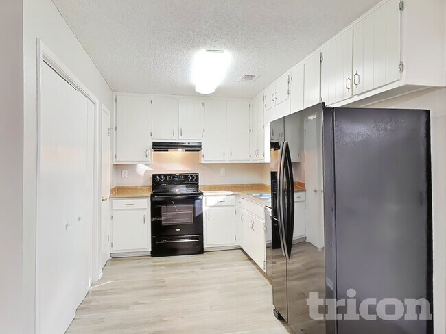 Building Photo - 2914 Sagemont Pl