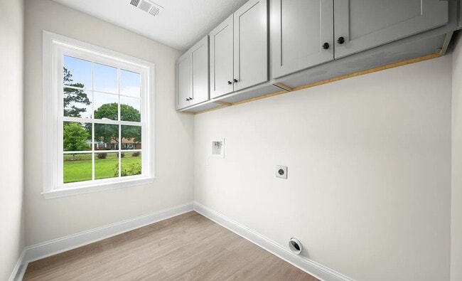 Building Photo - 102 Enclave Ct
