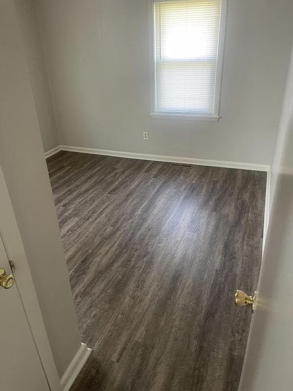 Building Photo - 2404 Thomas Ave