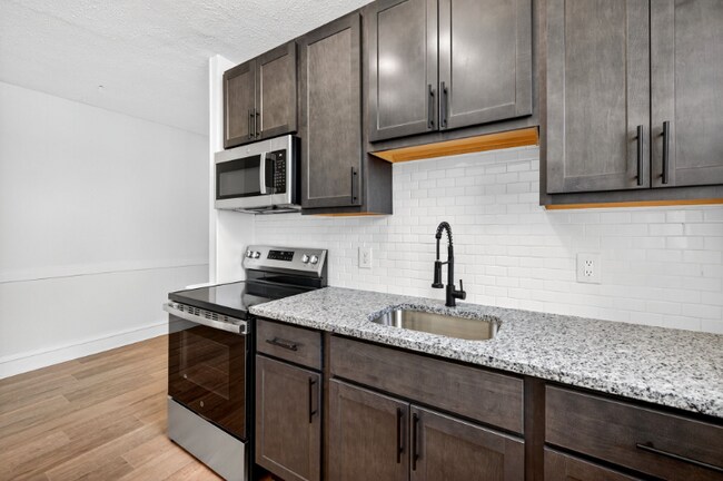 Building Photo - 5803 S Kings Highway Blvd