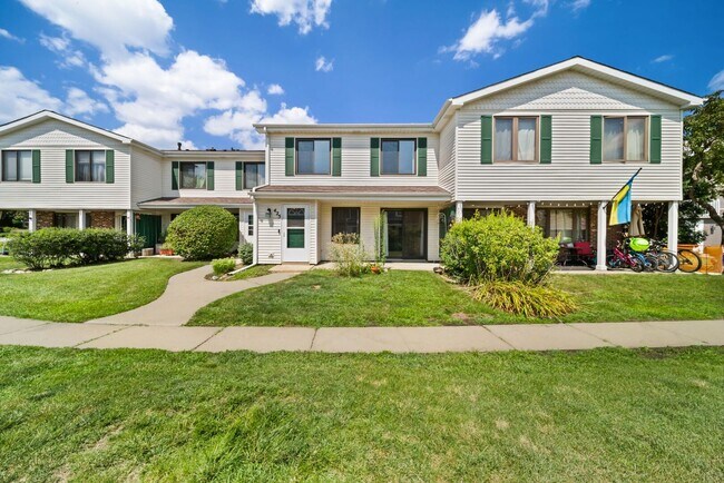 Building Photo - 425 Harrison Ct