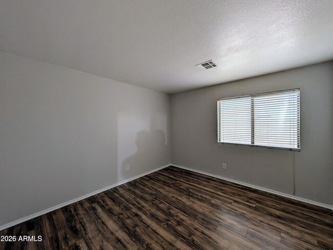 Building Photo - 15748 W Paradise Ln