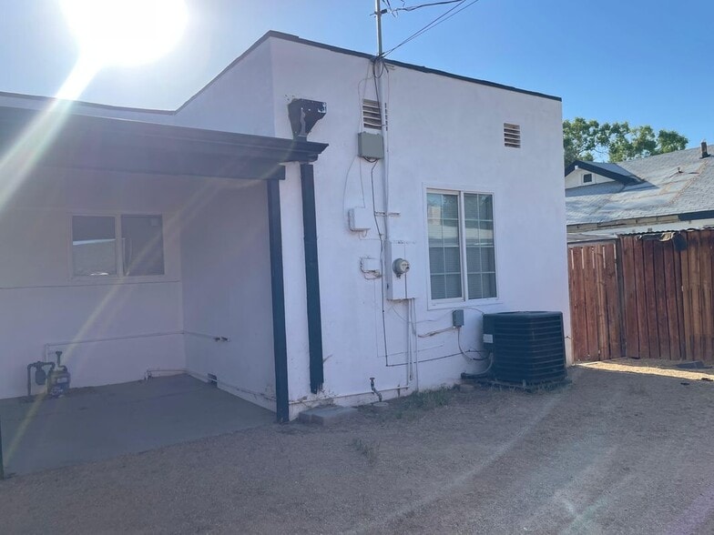Building Photo - 44624 Cedar Ave