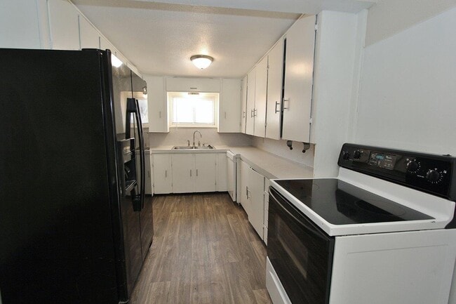 Building Photo - 321 West Blvd. New Plymouth