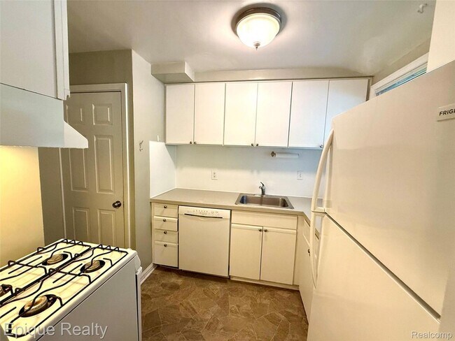 Building Photo - 2824 Whitewood St