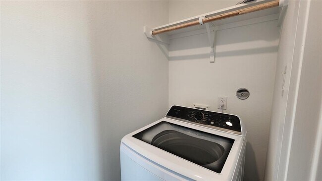 Building Photo - 3044 Dawn Sound Dr