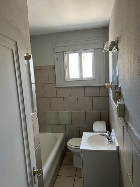 Bathroom - 856 Ohio River Blvd