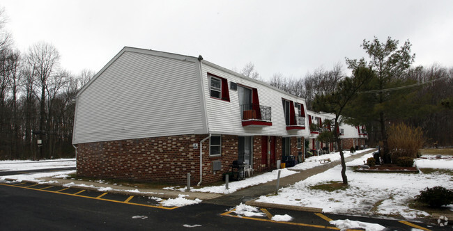 Building Photo - Woodcrest Apartments