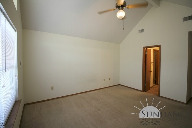 Building Photo - Nice 3 Bedroom Home Close to Both Bases