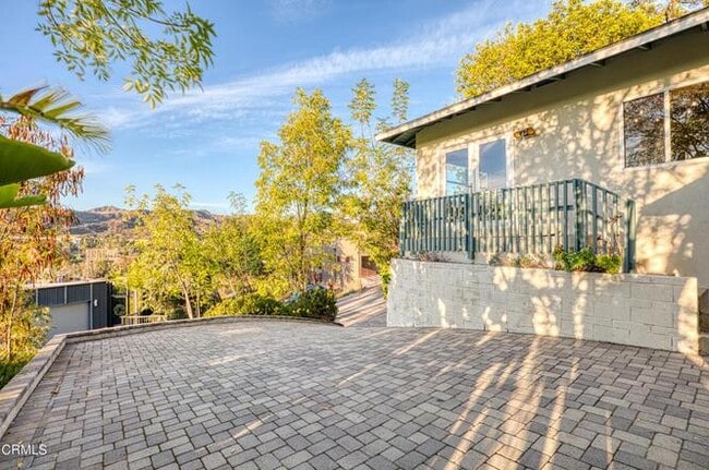 Building Photo - 1850 Kaweah Dr
