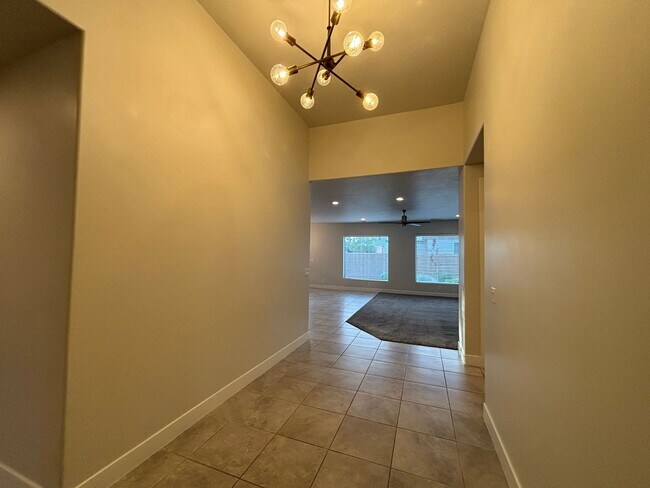 Building Photo - SPACIOUS SINGLE LEVEL HOME IN WASHINGTON FIELDS FOR RENT!