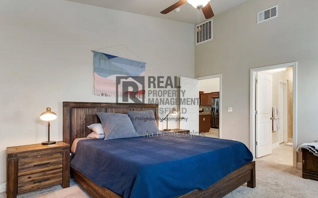 Building Photo - 9312 Woodbrook Dr