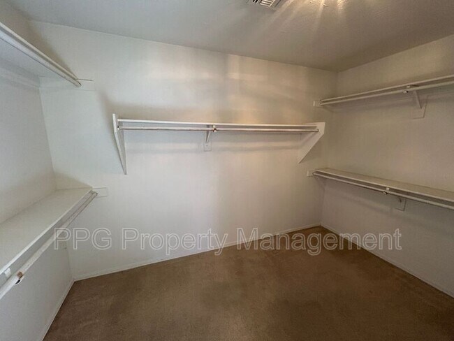 Building Photo - 13444 W Paradise Ln