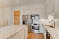Building Photo - 102 Bella Toscana Ave