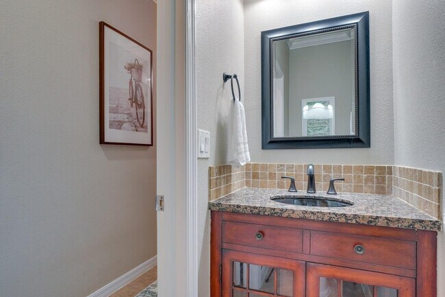 Building Photo - 14822 Fells Ln