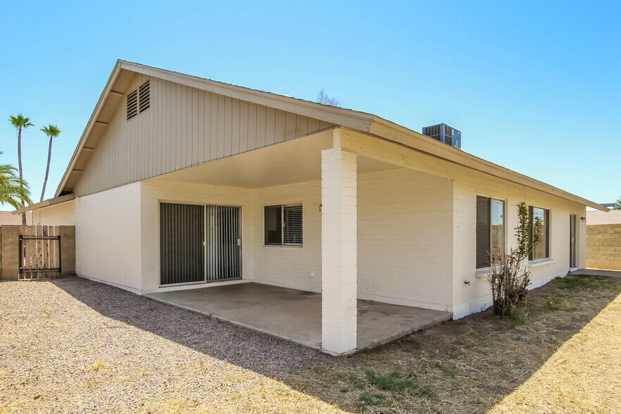 Building Photo - 15028 N 40th Pl