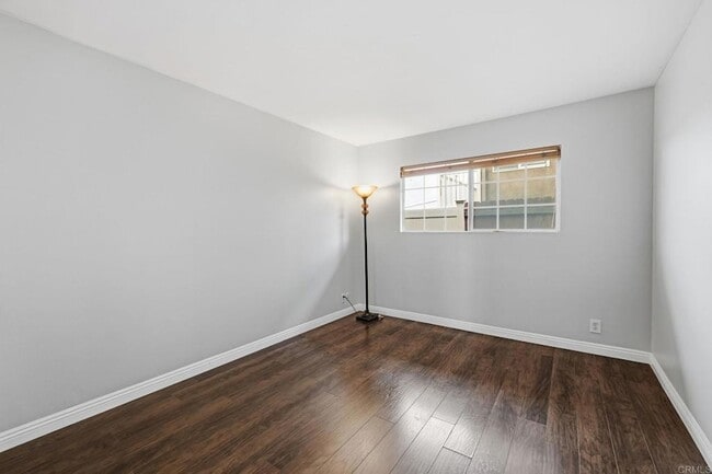 Building Photo - 2205 Cameo Rd