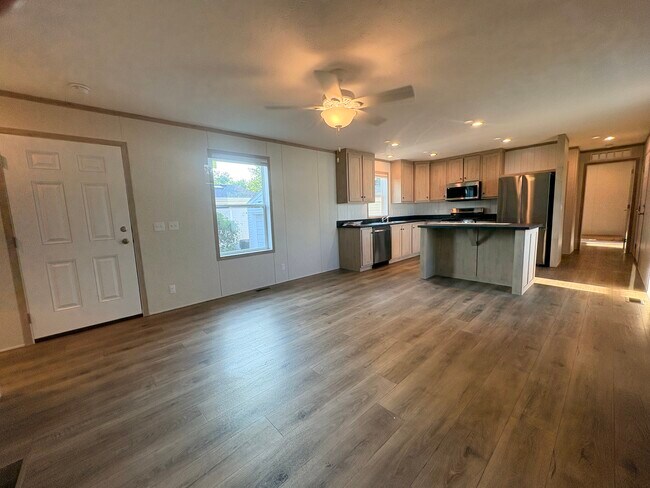 Building Photo - 308 Autumn Park Dr