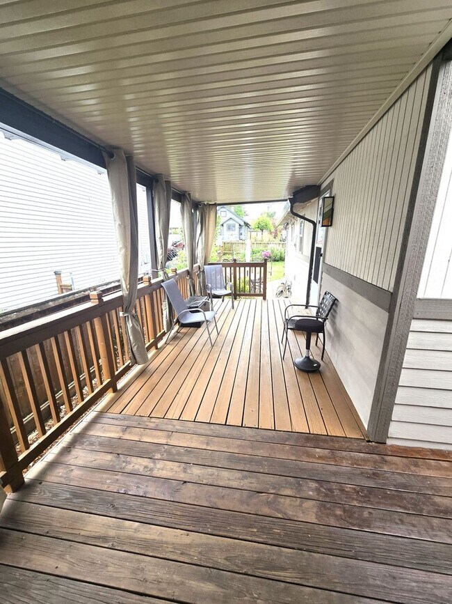 Building Photo - Great Location! Welcome Gardners! Tons of nice amenities ! * Landscape Service is Included *