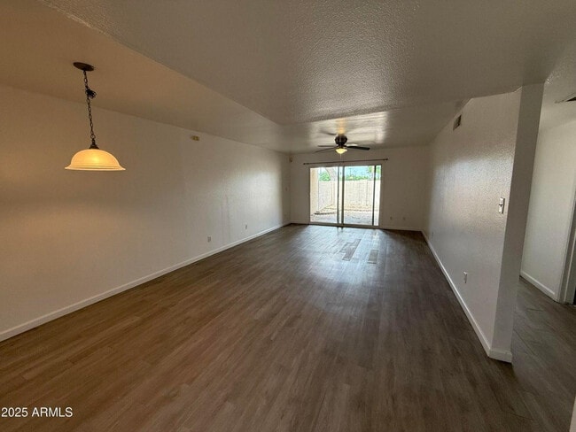 Building Photo - 708 E Colgate Dr