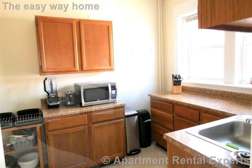 Building Photo - 163 Summer St