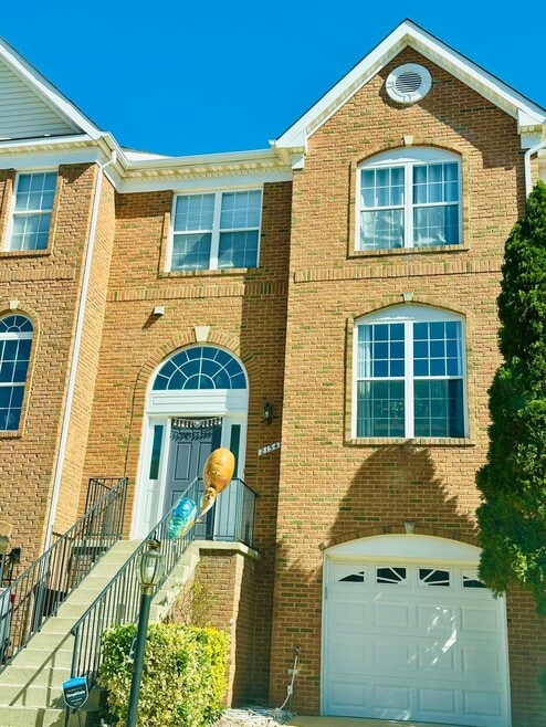 Building Photo - 21547 Trowbridge Square