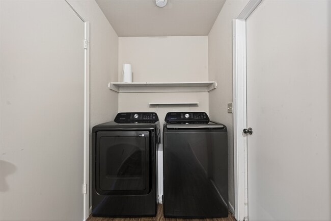 Building Photo - 5311 Summit Lodge Dr